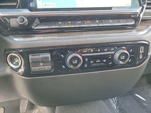 Used 2023 Chevrolet Silverado 1500 RST w/ Z71 Off-Road Package image 10