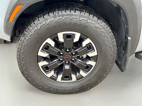 Used 2024 Nissan Frontier PRO-4X w/ Technology Package image 29