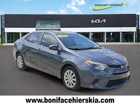 Used 2015 Toyota Corolla LE FWD image 1