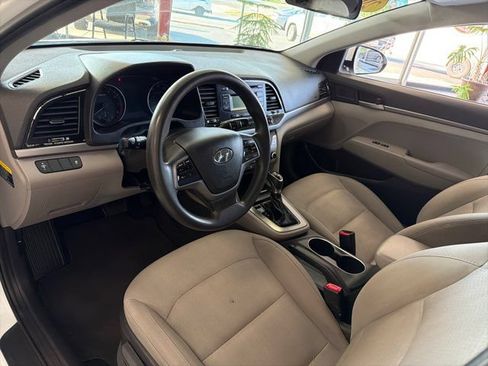 Used 2017 Hyundai Elantra SE FWD image 6