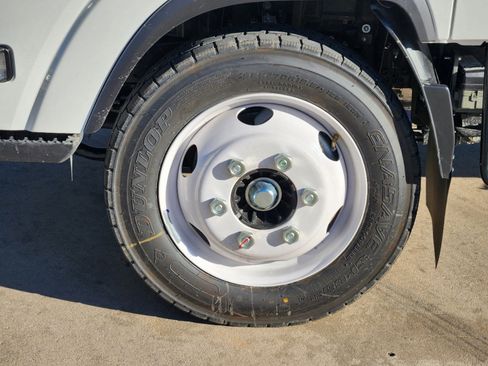 New 2025 Chevrolet Low Cab Forward image 16