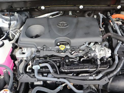 Used 2023 Toyota RAV4 SE AWD/4WD image 12