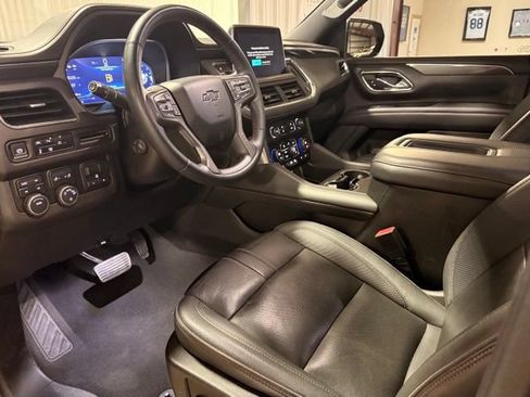 Used 2023 Chevrolet Suburban RST w/ Sport Performance Package AWD/4WD image 13