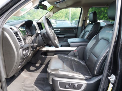 Used 2019 RAM 1500 Laramie AWD/4WD image 4