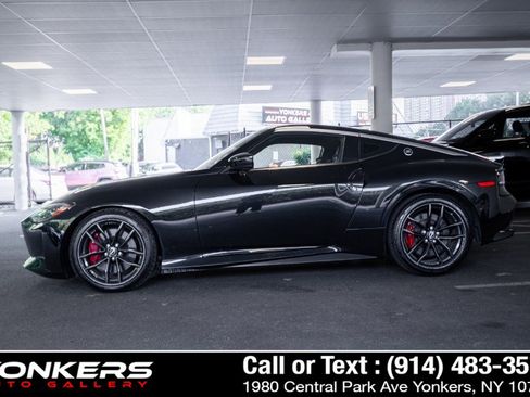 Used 2024 Nissan Z Performance w/ Floor Mat Package RWD image 14