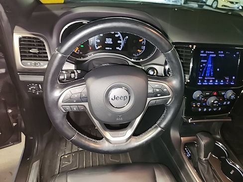 Used 2019 Jeep Grand Cherokee Limited AWD/4WD image 4