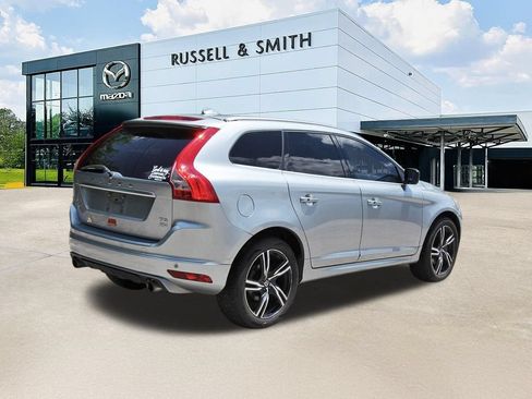 Used 2017 Volvo XC60 T6 R-Design w/ Climate Package AWD/4WD image 4