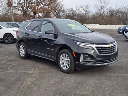 Used 2022 Chevrolet Equinox LT w/ LPO, Floor Liner Package FWD image 2