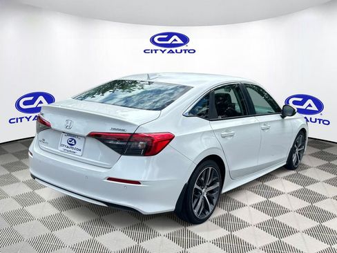 Used 2024 Honda Civic Touring image 3