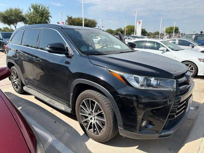 Used 2017 Toyota Highlander SE