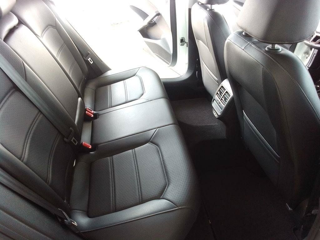 Used 2021 Volkswagen Passat 2.0T SE FWD image 19