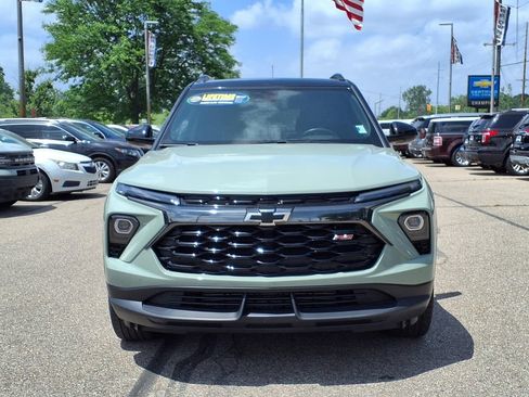 Used 2024 Chevrolet TrailBlazer RS w/ Driver Confidence Package AWD/4WD image 2