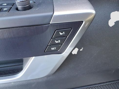 Used 2023 Toyota Sequoia Platinum image 15