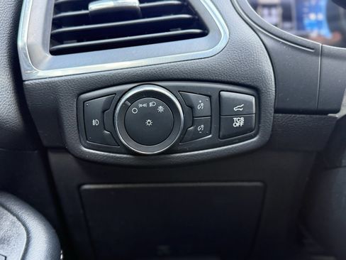 Used 2022 Ford Edge Titanium image 18