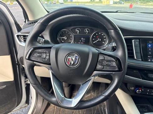 Used 2023 Buick Enclave Essence w/ Experience Buick Package FWD image 9
