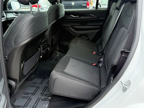 New 2025 Jeep Grand Cherokee Laredo w/ Luxury Tech Group I AWD/4WD image 20