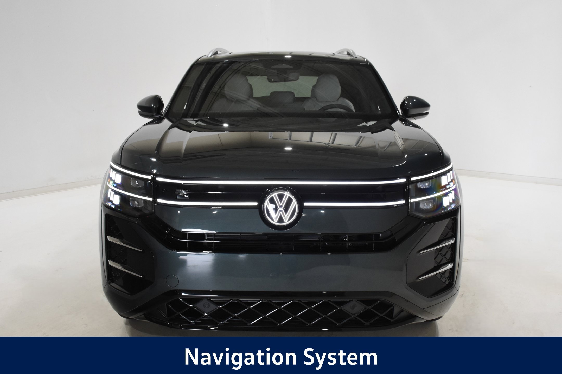 New 2027 Volkswagen Atlas SEL R-Line AWD/4WD image 2