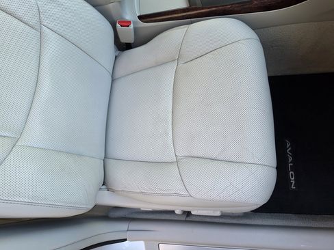 Used 2011 Toyota Avalon Limited FWD image 37