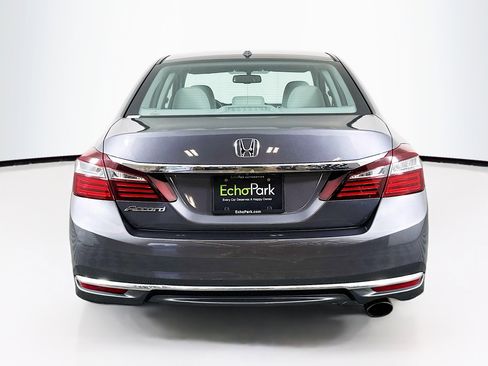 Used 2017 Honda Accord EX-L image 7