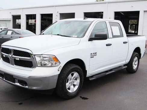Used 2022 RAM 1500 Classic SLT w/ Electronics Group AWD/4WD image 5