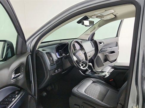 Used 2021 Chevrolet Colorado Z71 AWD/4WD image 9