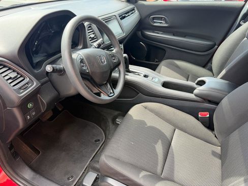 Used 2017 Honda HR-V EX image 6