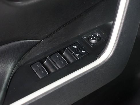 Certified 2025 Toyota RAV4 XLE AWD/4WD image 31