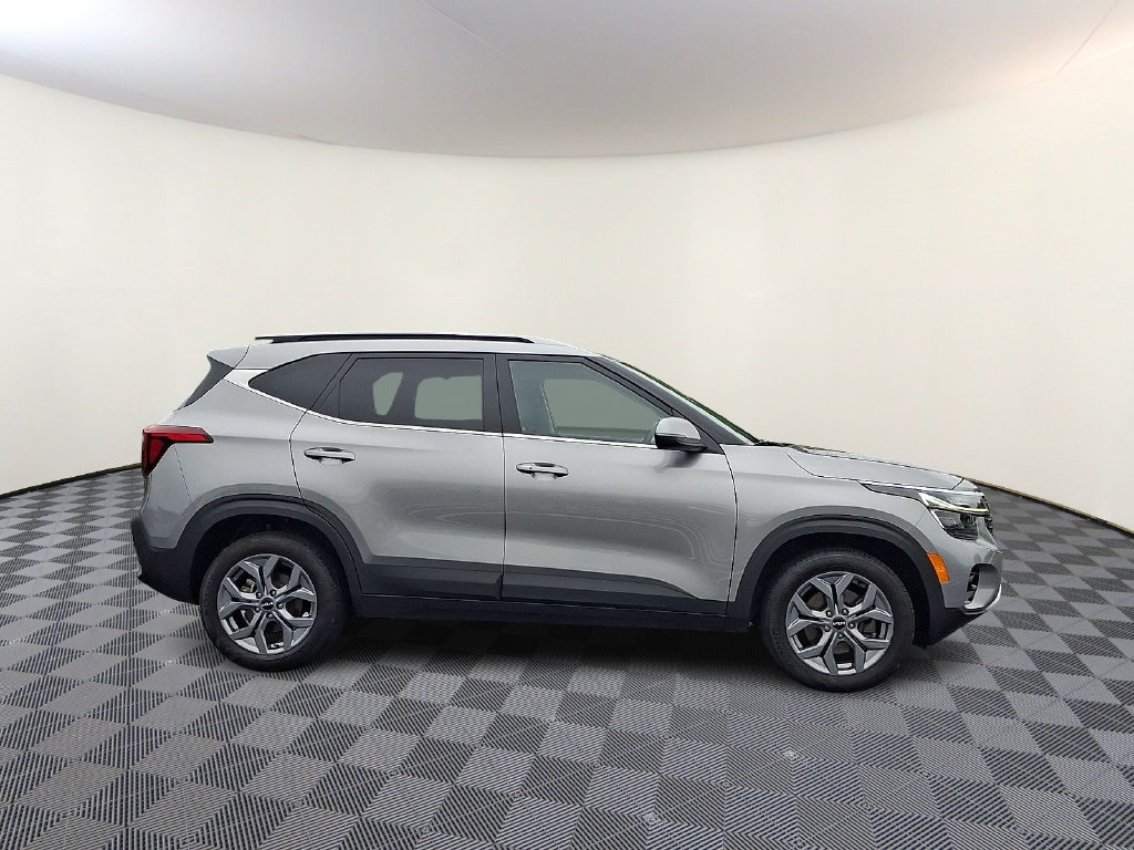 Used 2024 Kia Seltos S AWD/4WD image 10