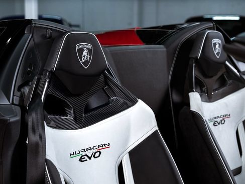 Used 2024 Lamborghini Huracan EVO AWD/4WD image 40