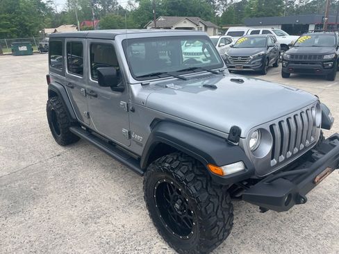 Used 2018 Jeep Wrangler Unlimited Sport S image 4