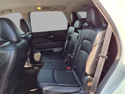 Used 2022 Nissan Pathfinder SL image 23