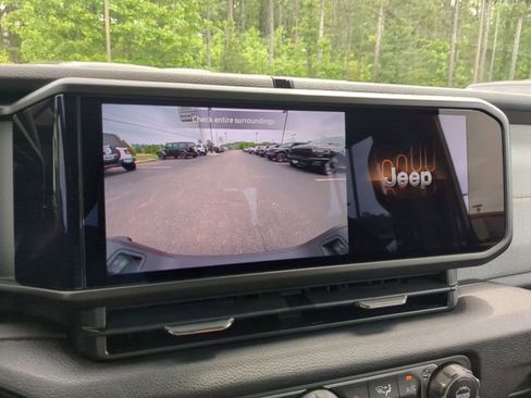 New 2025 Jeep Gladiator Sport image 45