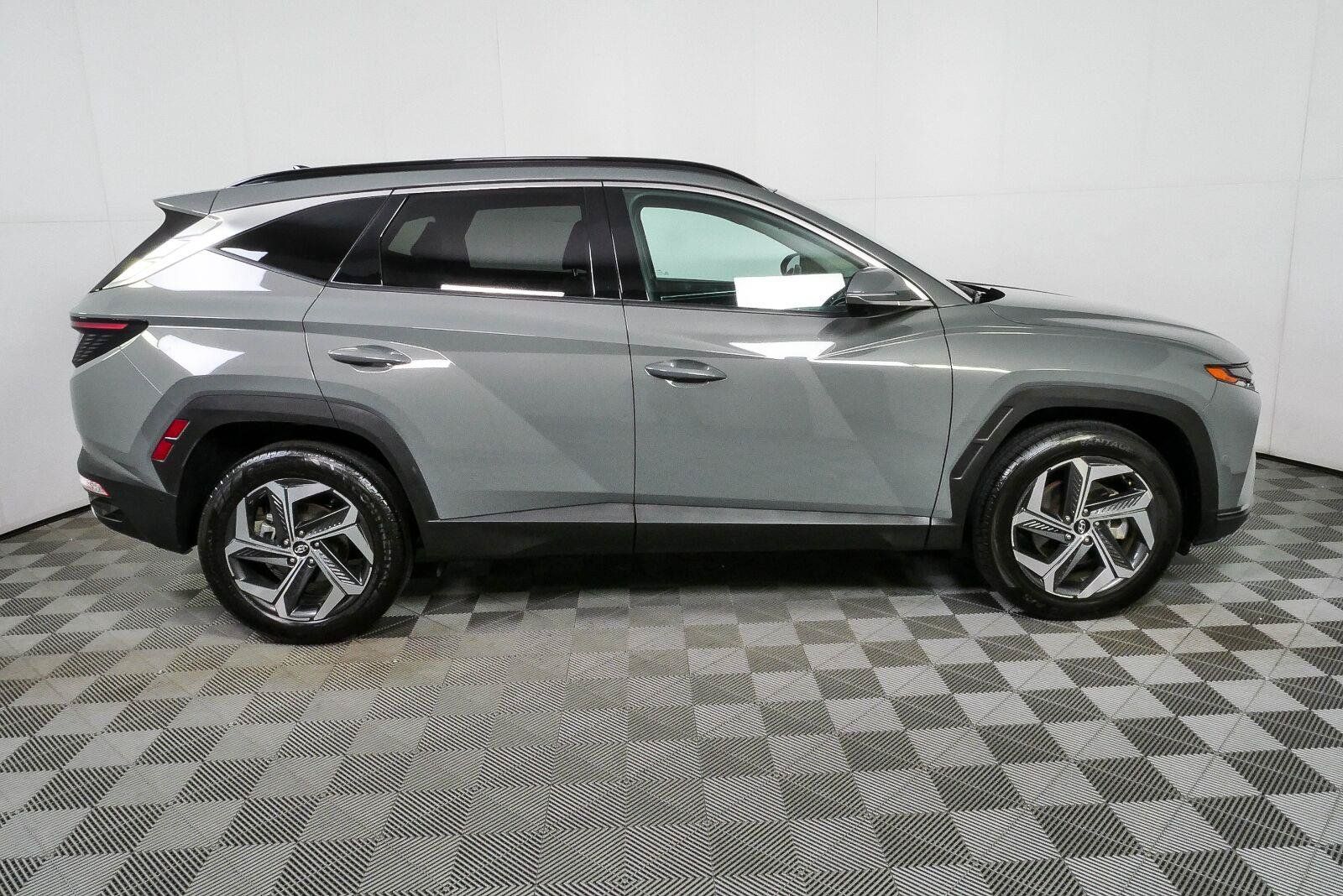 Used 2024 Hyundai Tucson Limited AWD/4WD image 2