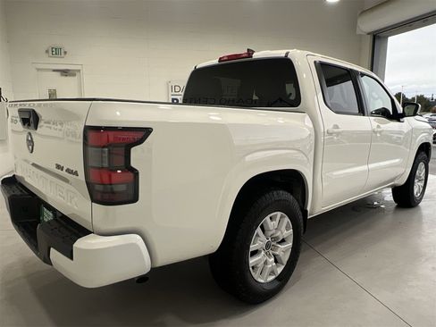 Used 2023 Nissan Frontier SV image 8