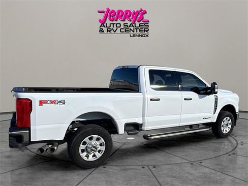 Used 2024 Ford F350 XLT w/ FX4 Off-Road Package image 16