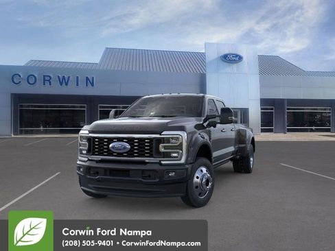 New 2026 Ford F450 Platinum w/ FX4 Off-Road Package image 3