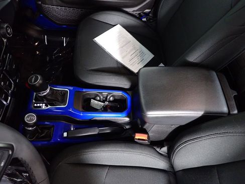 Used 2023 Jeep Gladiator Willys image 32