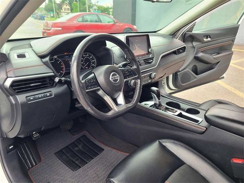 Used 2022 Nissan Altima 2.5 SR image 12