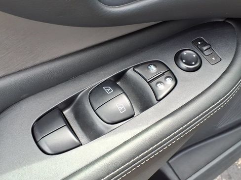 Certified 2023 Nissan Murano SV w/ SV Midnight Edition Package AWD/4WD image 18