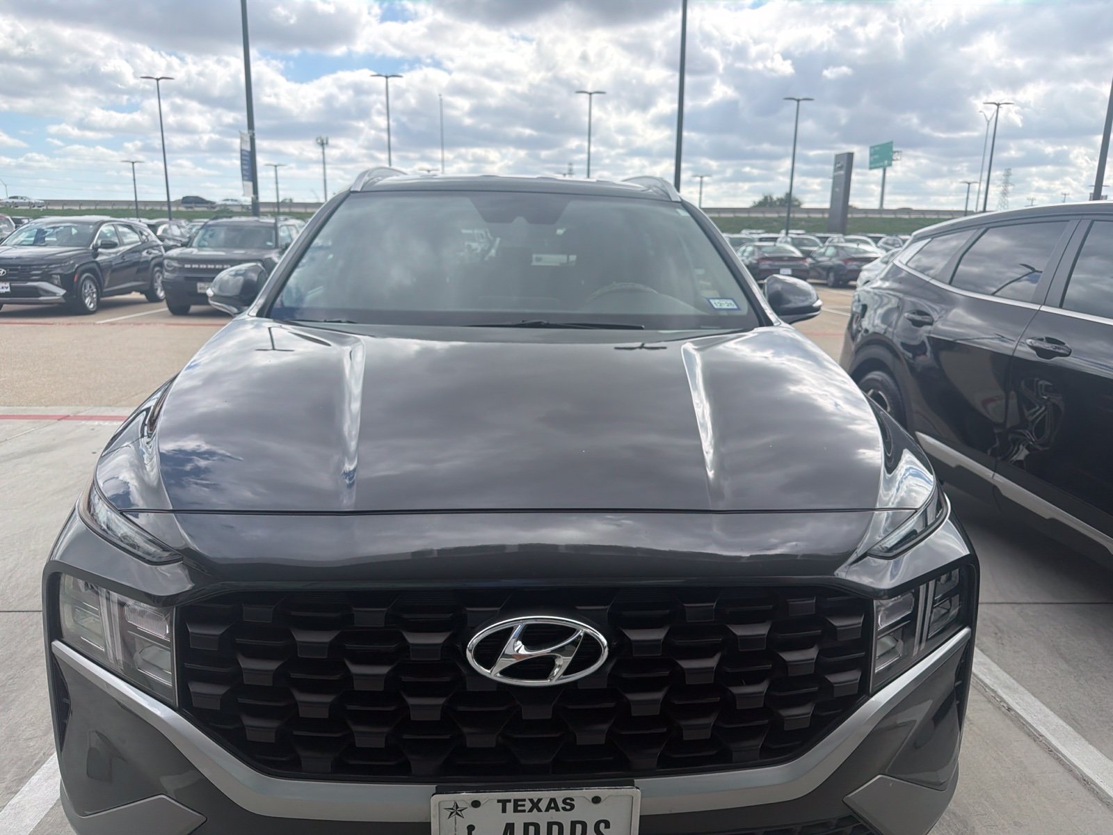 Used 2023 Hyundai Santa Fe SEL w/ Cargo Package FWD image 2