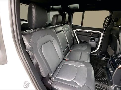 Used 2023 Land Rover Defender 110 X-Dynamic SE image 26