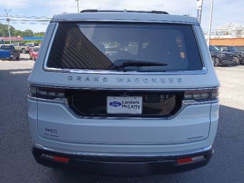 Used 2022 Jeep Grand Wagoneer Series II w/ Premium Group II AWD/4WD image 4