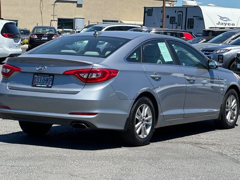 Used 2015 Hyundai Sonata SE w/ Option Group 09 FWD image 4