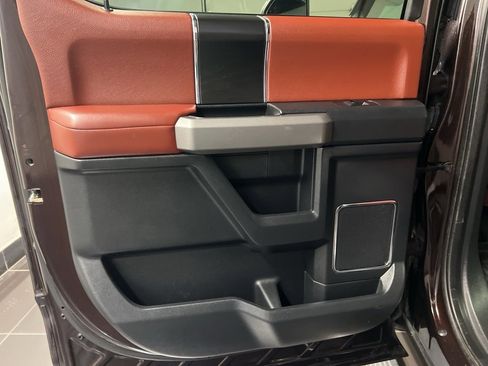 Used 2020 Ford F150 Platinum w/ Equipment Group 701A Luxury image 38