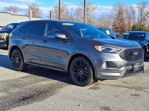 Used 2022 Ford Edge ST-Line w/ Class II Trailer Tow Package image 3