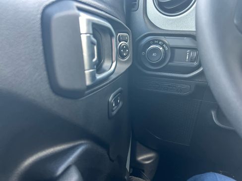 Used 2026 Jeep Wrangler Sport S image 22