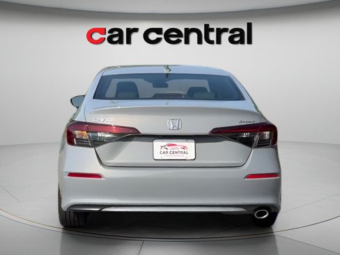 Used 2025 Honda Civic Sport image 4