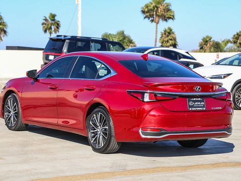 Used 2024 Lexus ES 300h w/ Premium Package FWD image 5