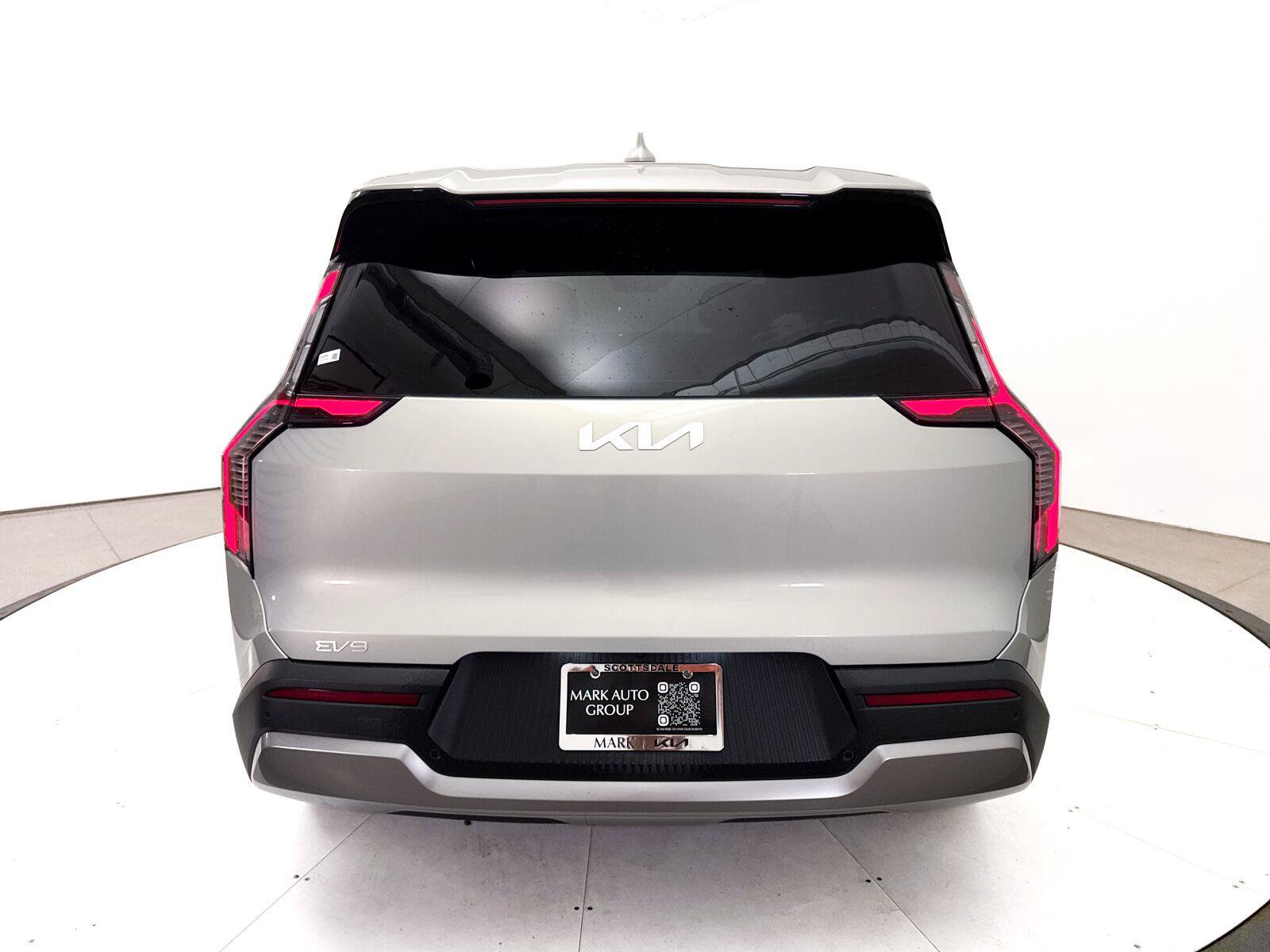Used 2024 Kia EV9 Light Long Range RWD image 17