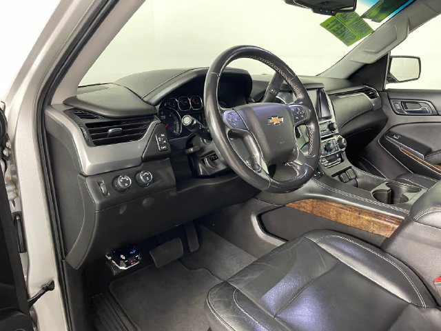 Used 2019 Chevrolet Suburban LT AWD/4WD image 3